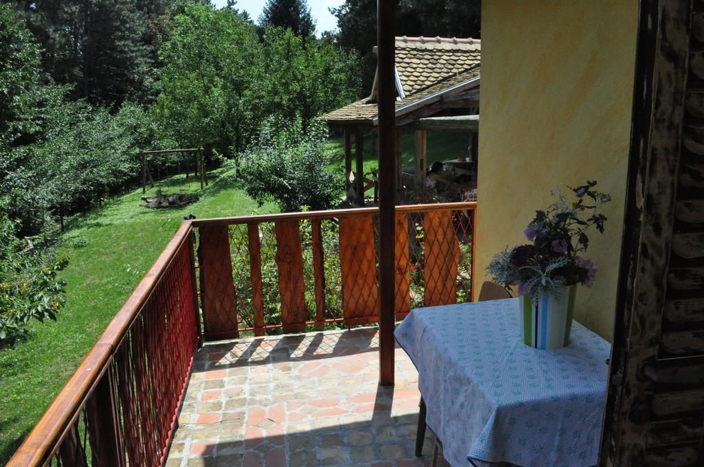 Apartments Borove Noci Rednek Szoba fotó