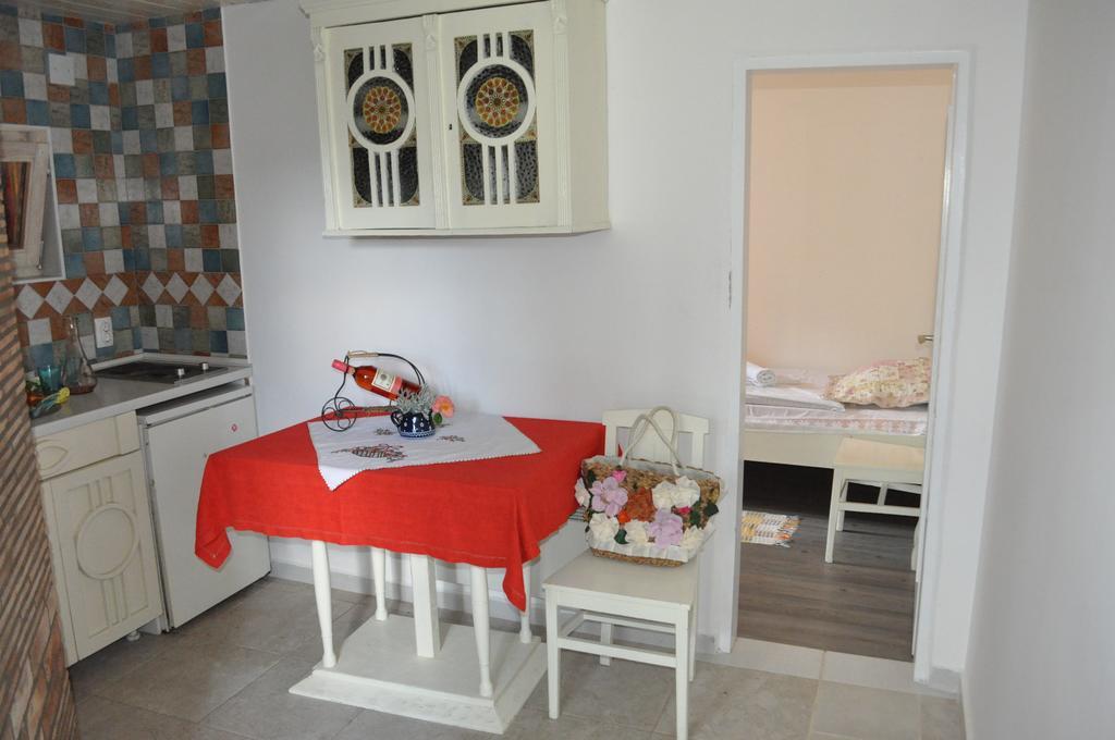 Apartments Borove Noci Rednek Szoba fotó