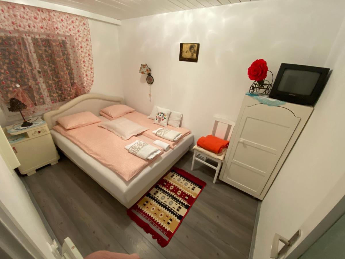 Apartments Borove Noci Rednek Kültér fotó